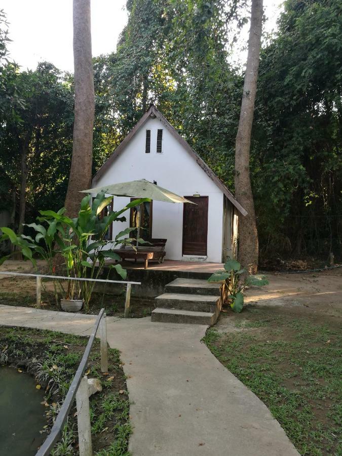 River Marina Resort Uthai Thani Cameră foto